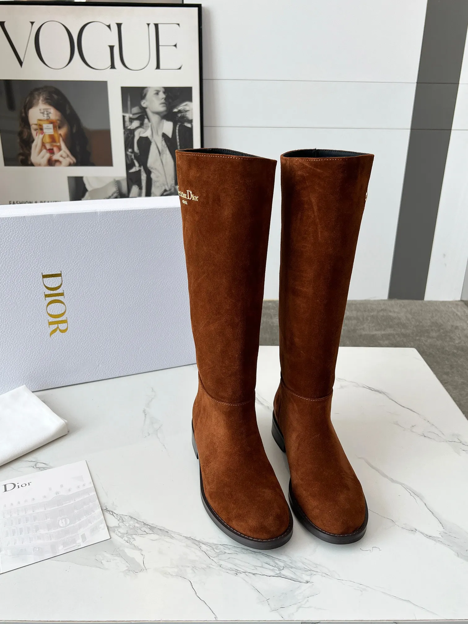 👟👟Ex-factory price 820👟👟 Dior 2025ss retro British style brogue new knight boots 👢👢 萱-shaped versatile thin feet yyds. The shape is three-dimensional and full, handsome and comfortable on the feet. A very retro style, full of aura single product, very novel design style, perfect details, cool and trendy 💯 trendy outsole, Inner lining: beef ribs Size: 35-40 (customized size 40-41)